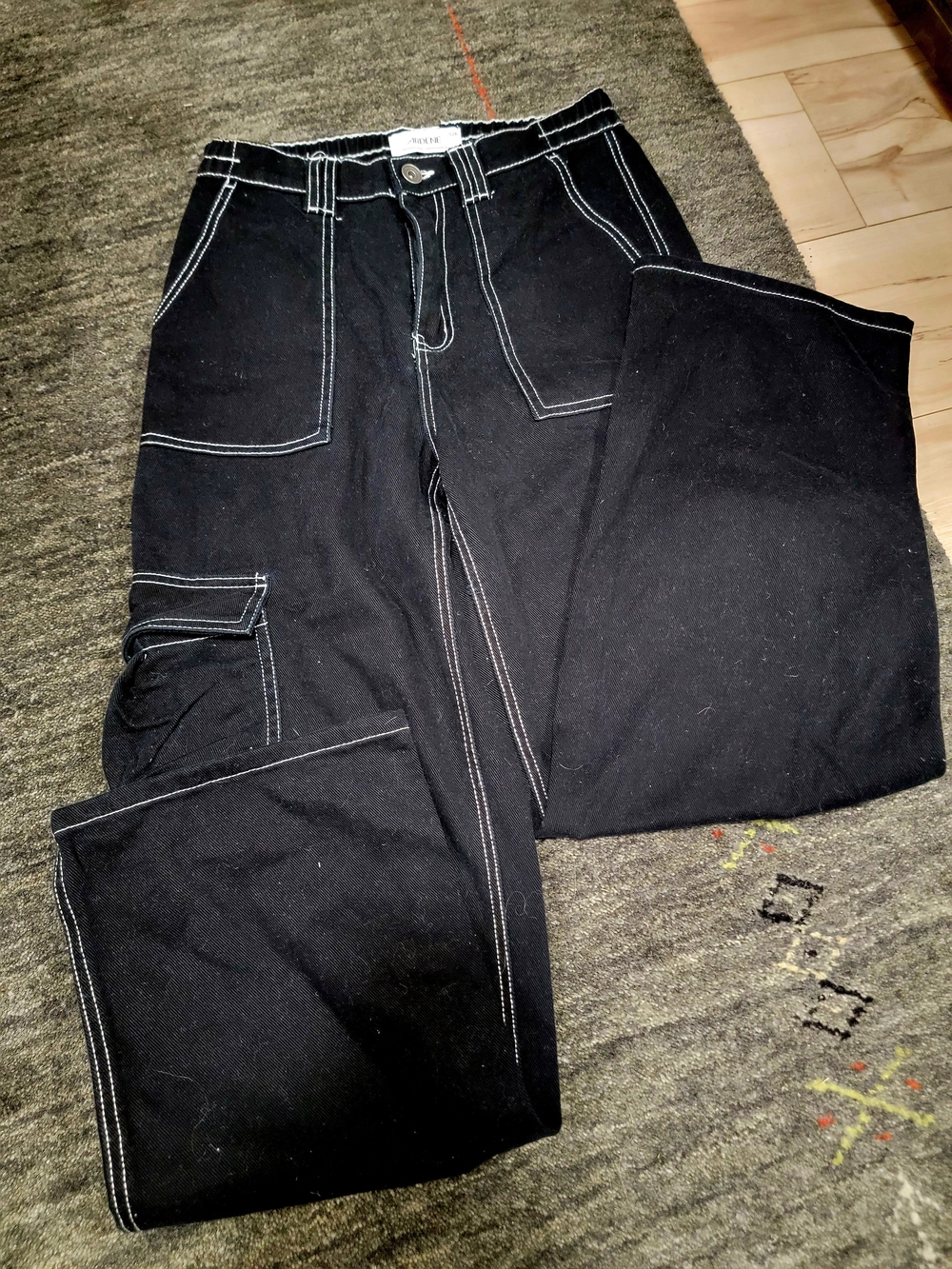Women’s Black & White Contrast-Stitch Utility Cargo Jeans